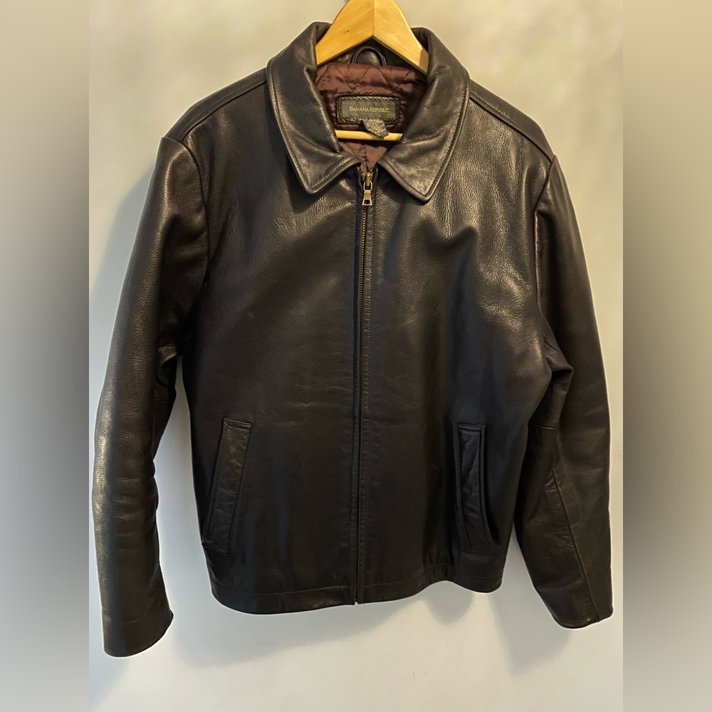 Vintage Banana Republic Leather jacket in excellent condition, M-L sizing